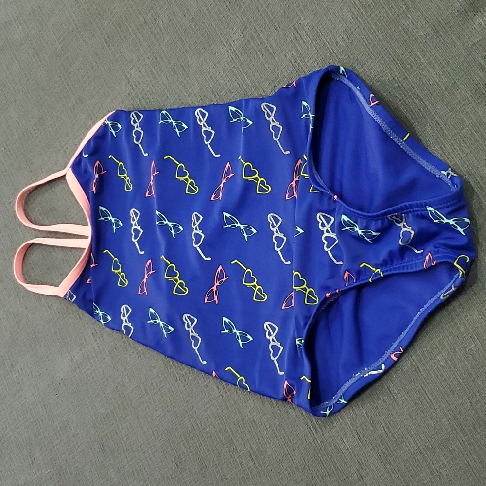 💥50% sale💥Old Navy sunglasses 1 piece bathing suit szS #b183